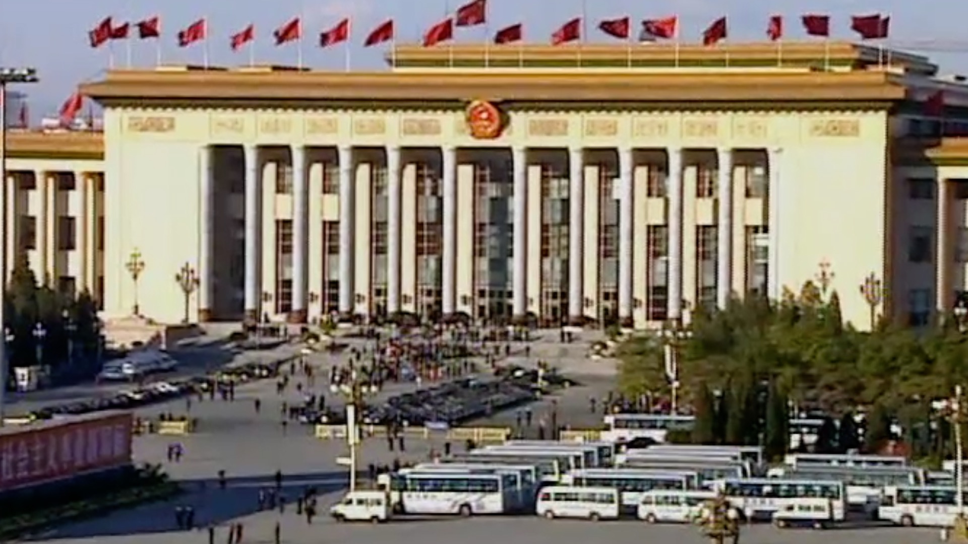 十六大將&ldquo;三個(gè)代表&rdquo;重要思想確立為黨的指導(dǎo)思想